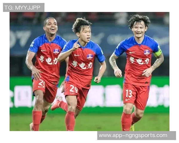 梅州队凭借茹子楠远射小角度破门暂时领先海牛队 梅州队凭借茹子楠远射小角度破门暂时领先海牛队