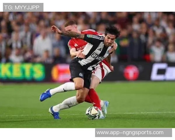 纽卡斯尔领先进球托纳利禁区外射门意外折射助攻成功 纽卡斯尔领先进球托纳利禁区外射门意外折射助攻成功