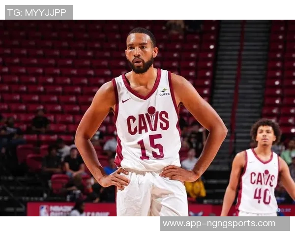 攻防兼备的莫布里全能表现助球队大胜15分11篮板5助攻3盖帽正负值高达27 攻防兼备的莫布里全能表现助球队大胜15分11篮板5助攻3盖帽正负值高达27