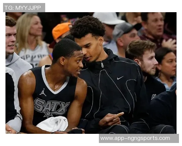 米奇约翰逊赞文班身体健康重返球场令人振奋 米奇约翰逊赞文班身体健康重返球场令人振奋