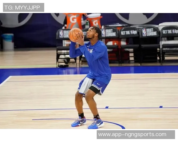 媒体人分析詹姆斯续约前景强调轩尼诗需开出超高报价才可成功 媒体人分析詹姆斯续约前景强调轩尼诗需开出超高报价才可成功