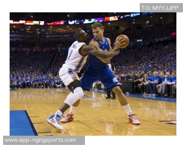 克拉克斯顿表现出色两双数据助力球队赢得胜利贡献10分11篮板3助攻2盖帽 克拉克斯顿表现出色两双数据助力球队赢得胜利贡献10分11篮板3助攻2盖帽