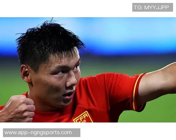 方昊长传单刀机会被铲失国安后场传球失误引发险情 方昊长传单刀机会被铲失国安后场传球失误引发险情