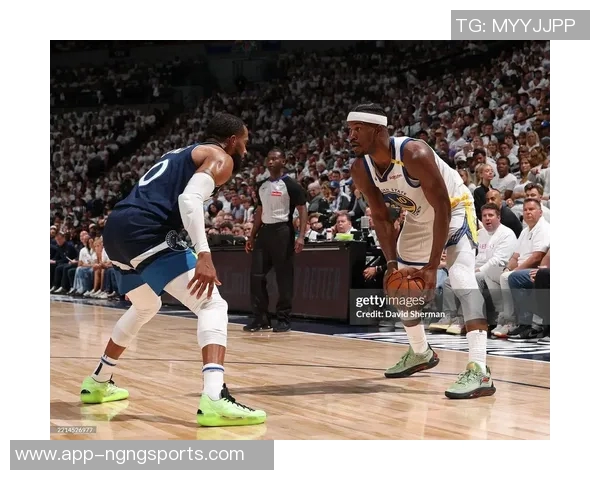 克尼佩尔赞爱德华兹三分球表现称其每场投10次实属惊人